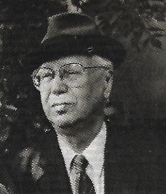 Conversazione con MOSHE CARMILLY WEINBERGER 
ex rabbino capo di Cluj- Romania
Dal turbine di anni drammatici

	Il professor Mosche Carmilly-Weinberger è nato a Budapest nel 1908. Ha studiato in Germania e in Ungheria. Nel 1934 fu eletto rabbino capo di Cluj. Il 2 maggio 1944, quando il terrore ortista minacciava di liquidare l'intera comunità, fu incaricato dal "Judenrat" e seguendo le istruzioni di Emil Hațieganu, in circostanze drammatiche, di recarsi in Romania con la missione di trovare soluzioni di salvataggio per gli ebrei fuggiti dall'Ungheria alla Romania.