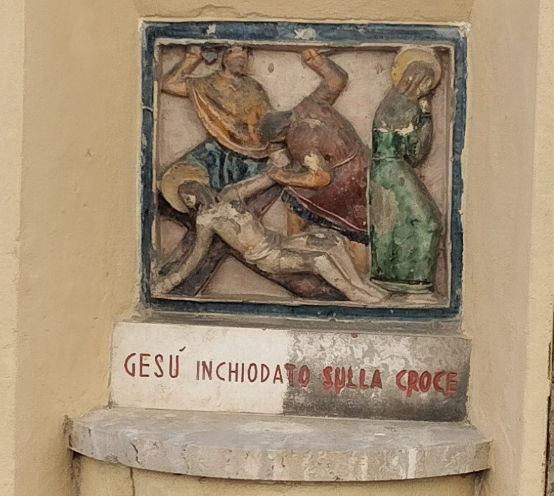 Gesù inchiodato sulla croce